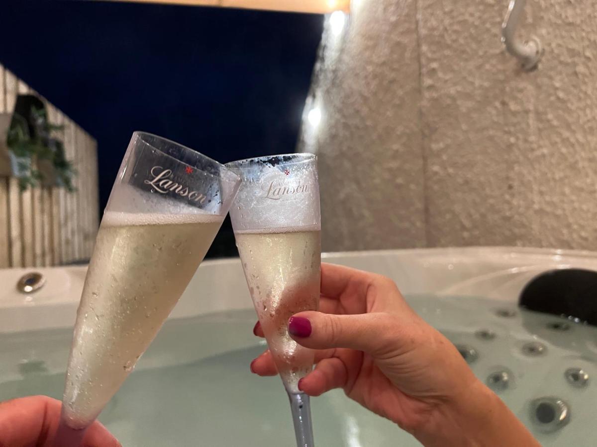 Loudoun Mains Luxury Lodges Newmilns Екстер'єр фото
